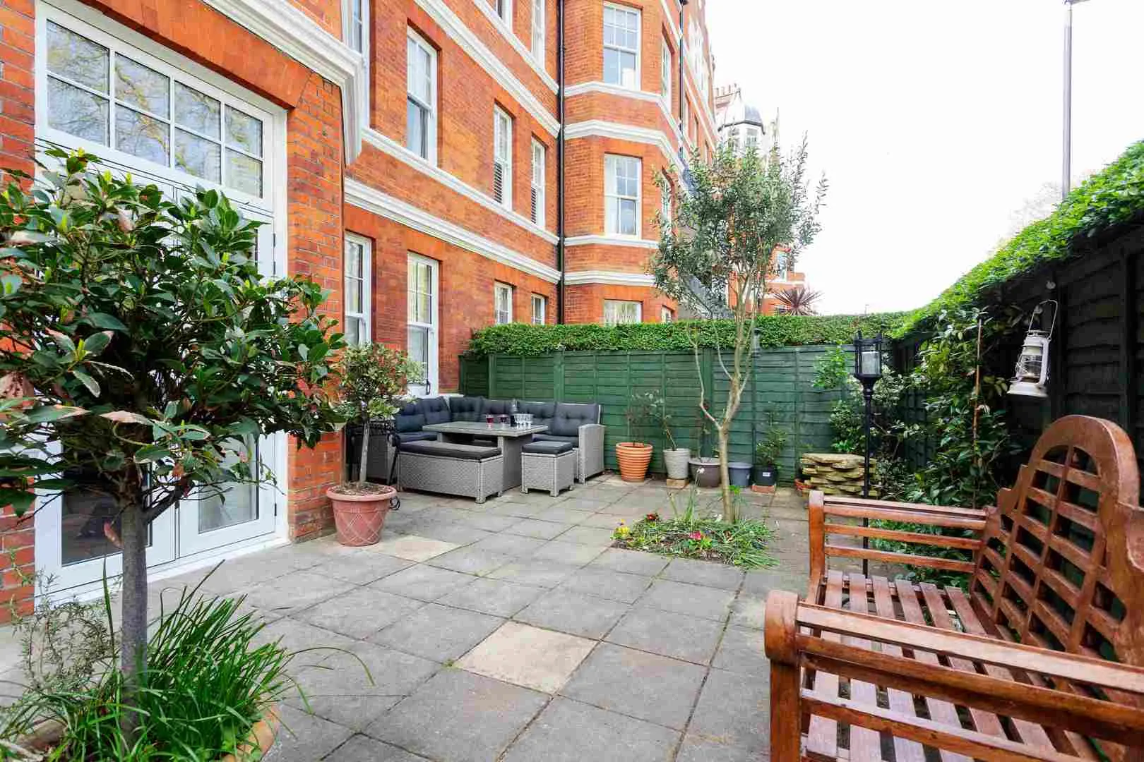 Prince of Wales Drive, holiday home in Battersea, London