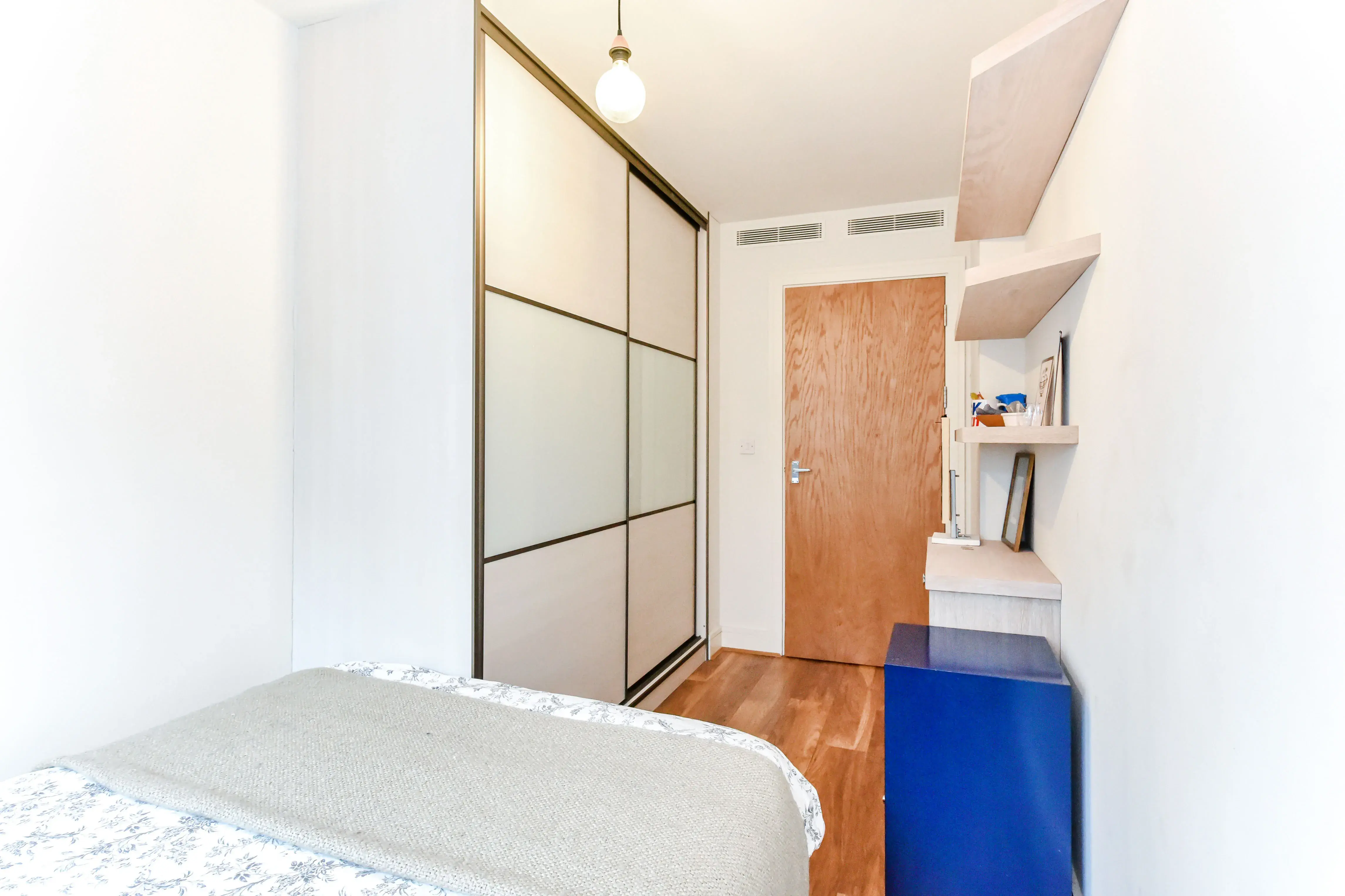 Chelsea Bridge Wharf, holiday home in Battersea, London