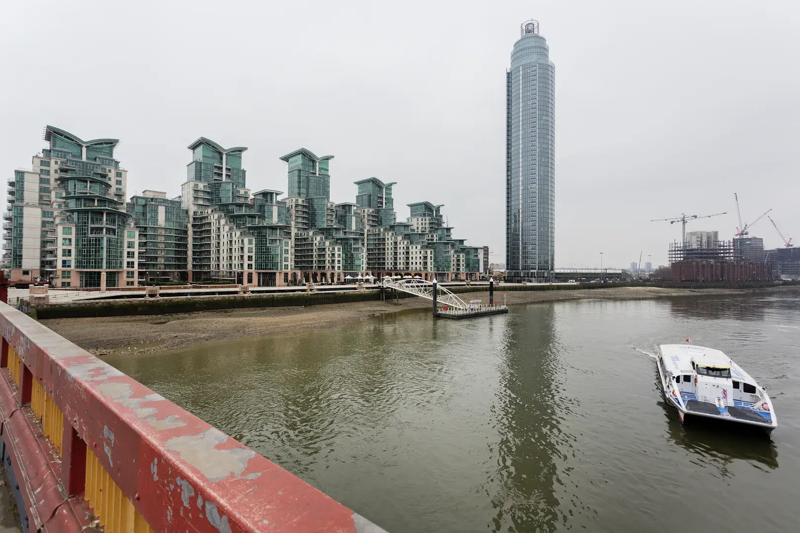 St George's Wharf II, holiday home in London