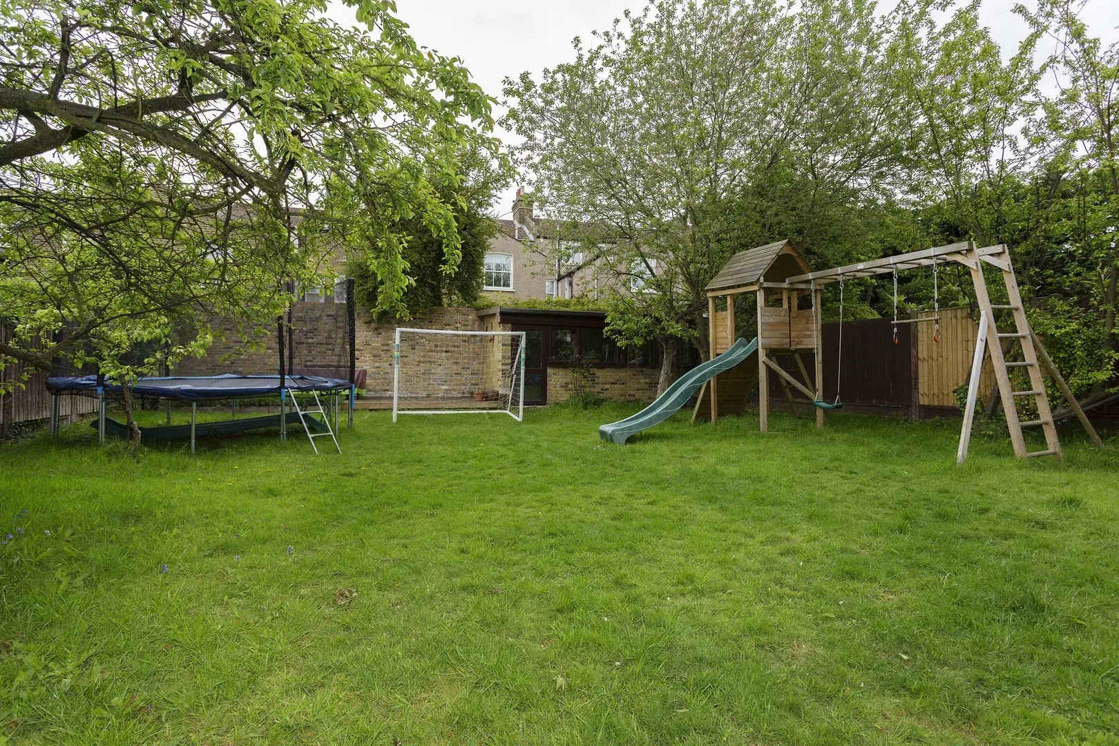 Woodbourne Avenue, holiday home in Wandsworth, London