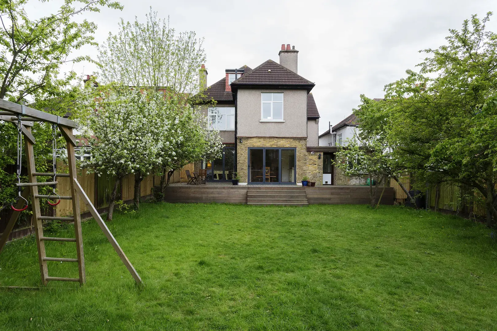 Woodbourne Avenue, holiday home in Wandsworth, London