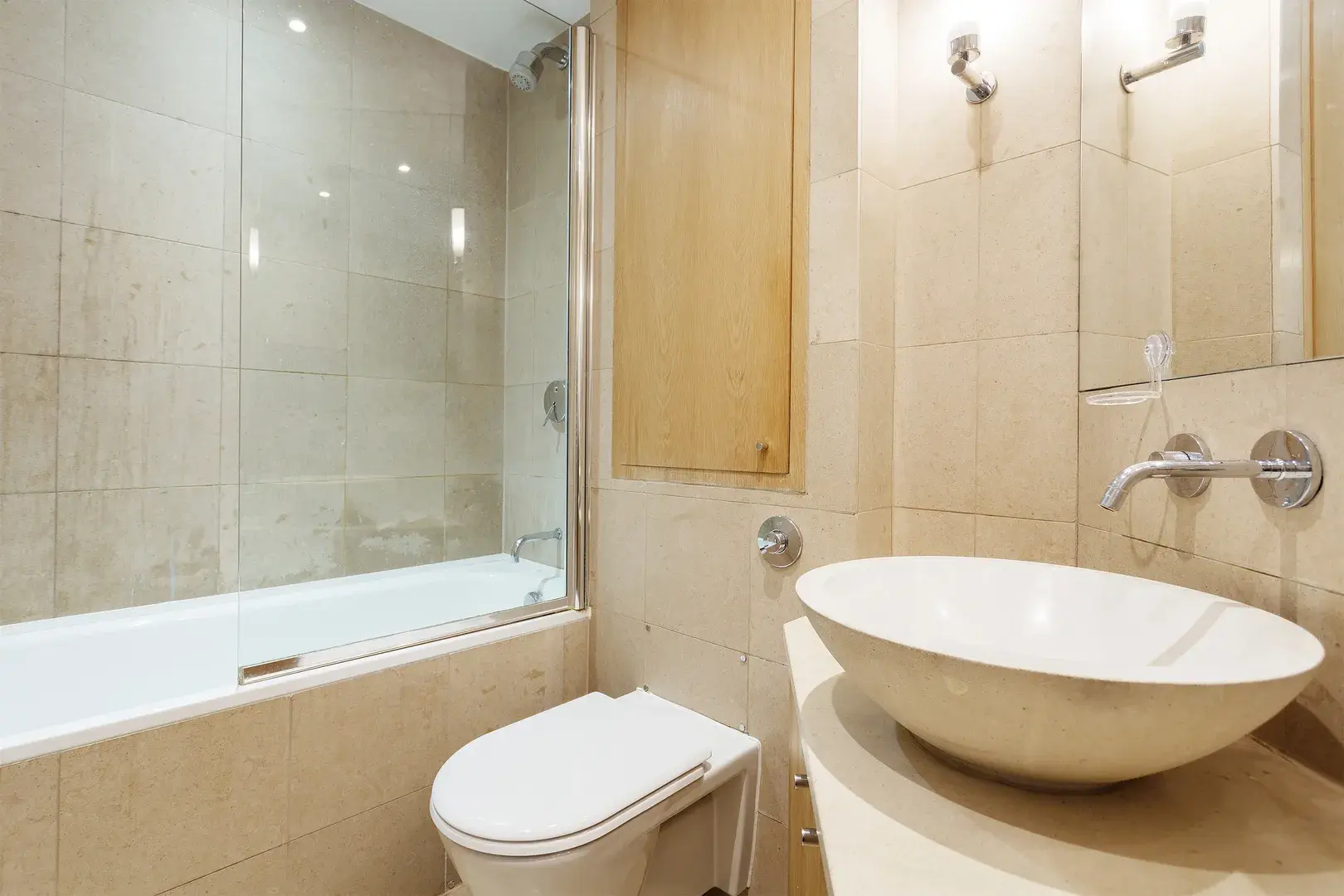 Holland Park Gardens, holiday home in Kensington, London