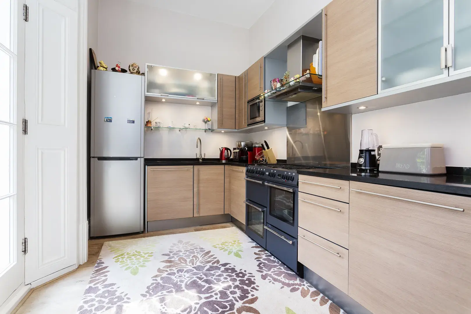 Holland Park Gardens, holiday home in Kensington, London