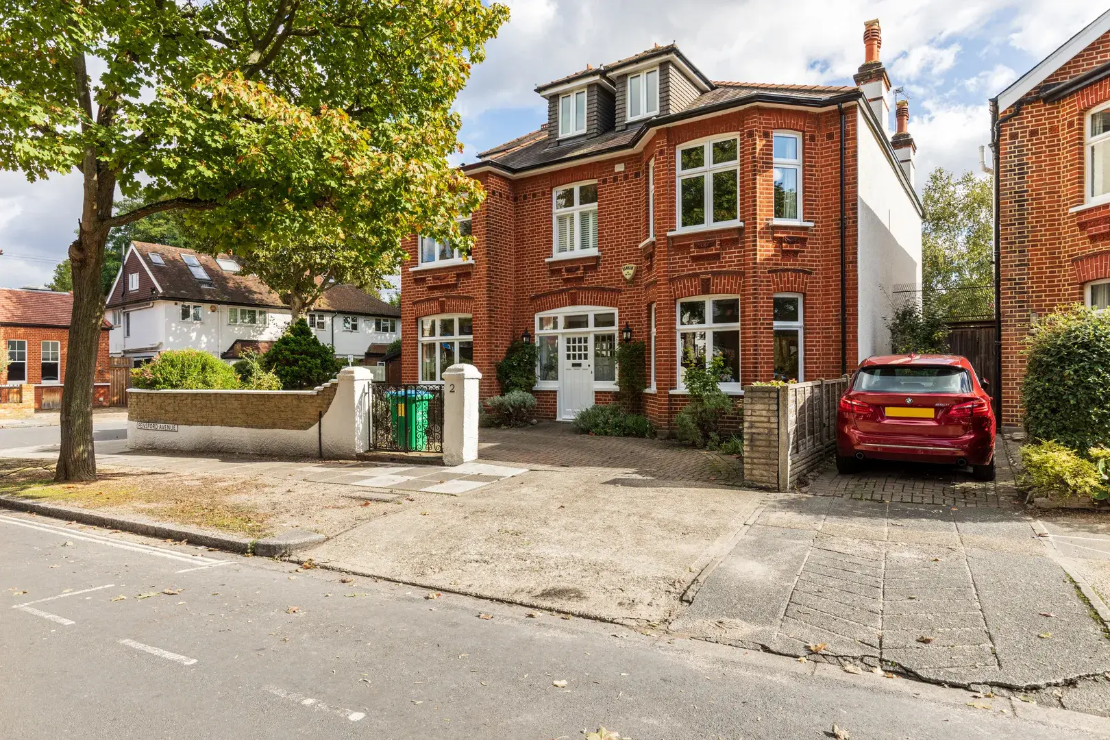 Pensford Avenue, holiday home in Kew, London