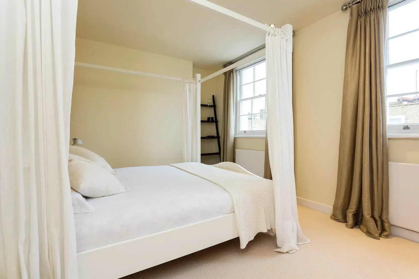 Moore Street, holiday home in Chelsea, London