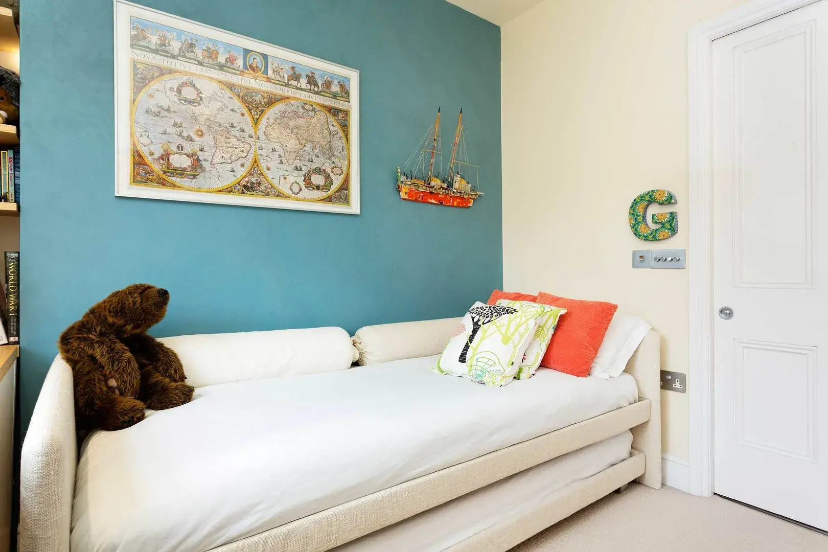 Moore Street, holiday home in Chelsea, London