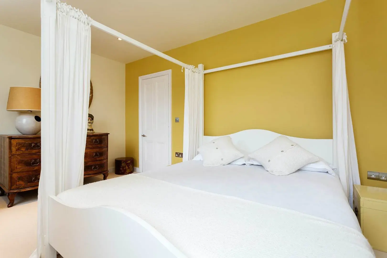 Moore Street, holiday home in Chelsea, London