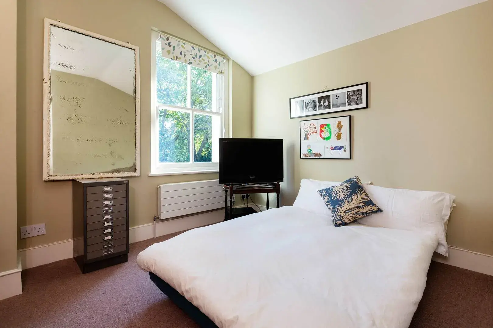 Saint Phillip's Road, holiday home in London