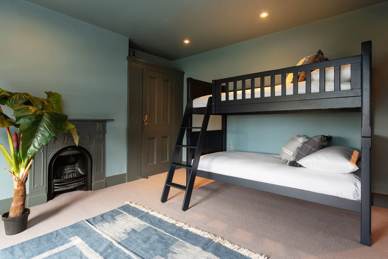 Stile Hall Gardens, holiday home in Chiswick, London