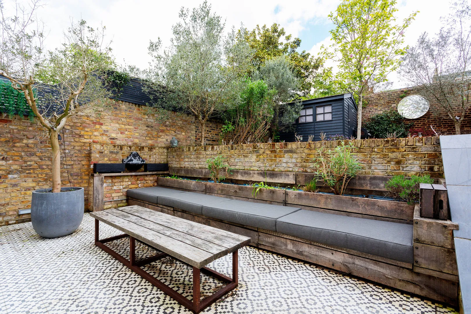 Stile Hall Gardens, holiday home in Chiswick, London