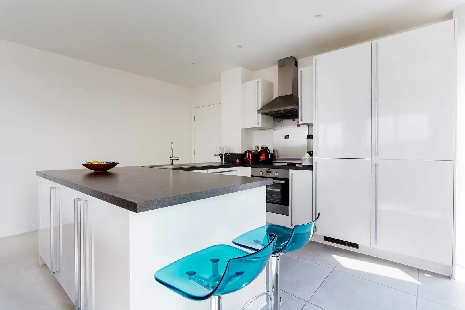 Central Avenue, holiday home in Fulham, London