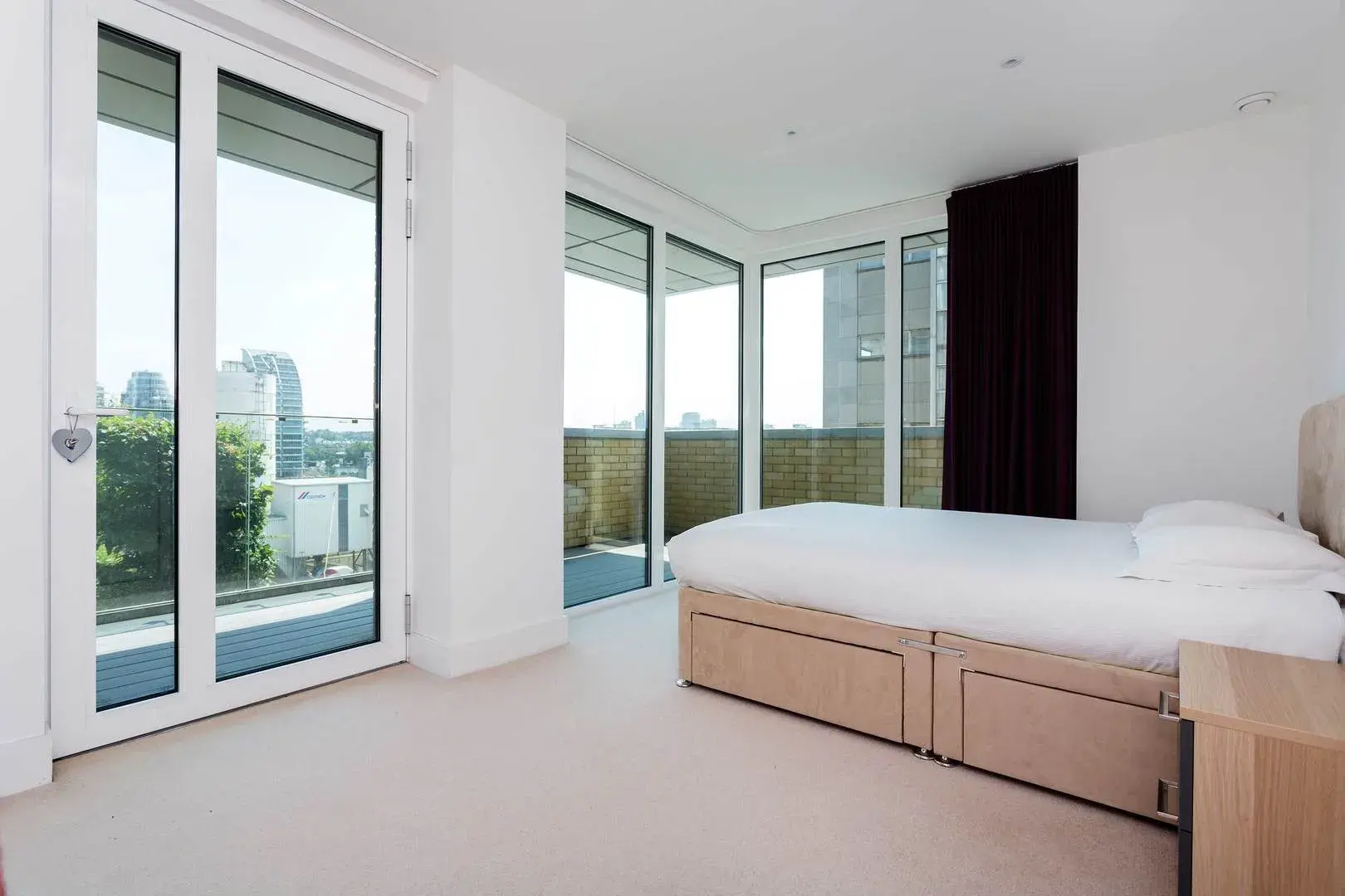 Central Avenue, holiday home in Fulham, London