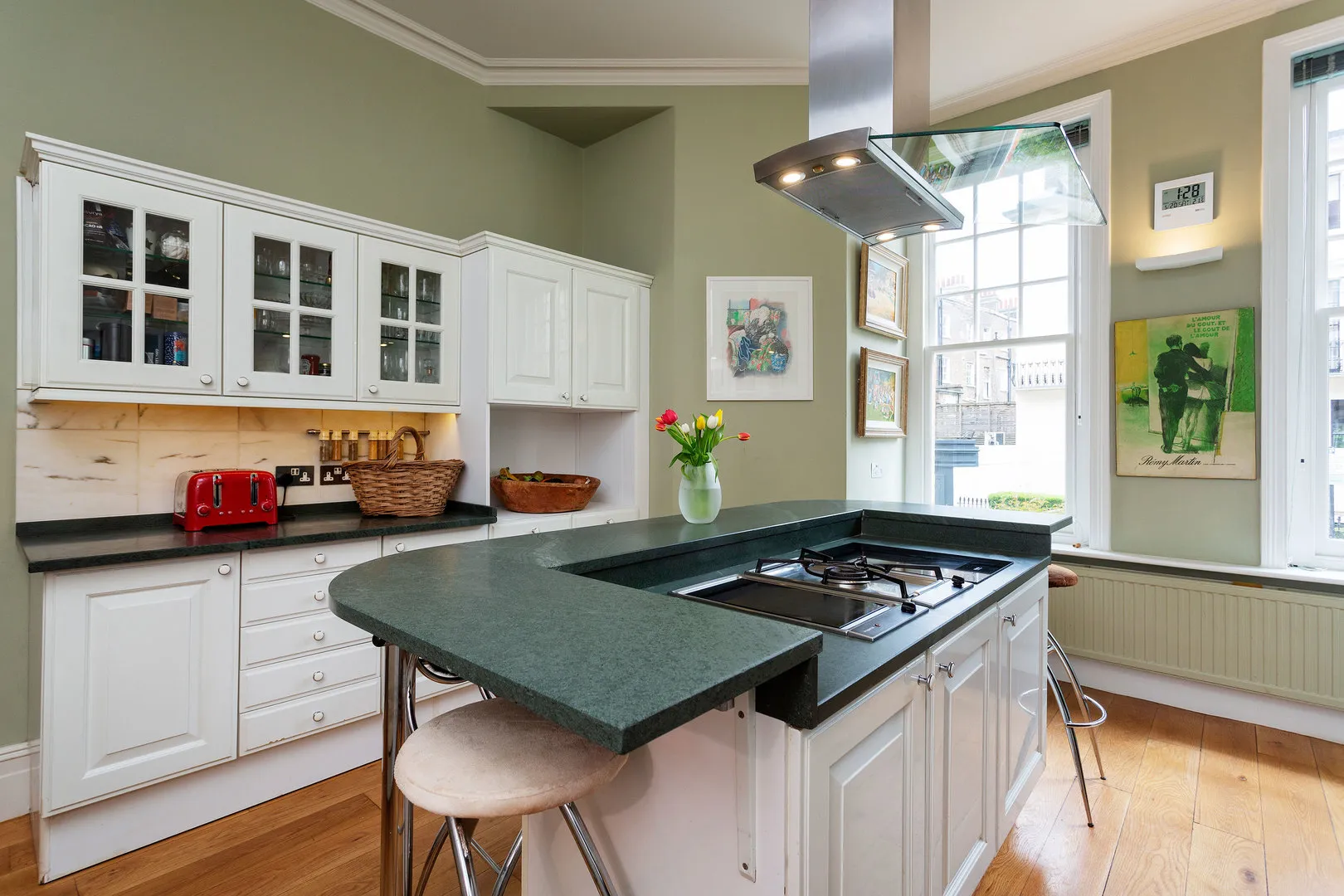 Gloucester Walk, holiday home in Kensington, London