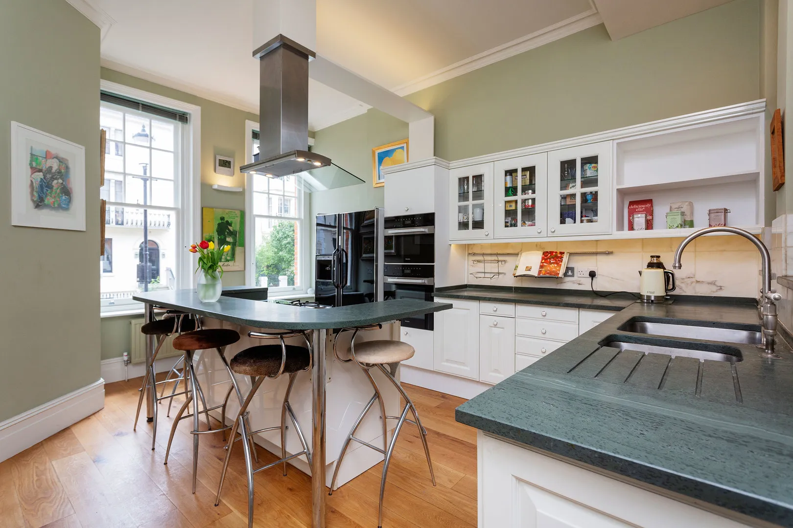 Gloucester Walk, holiday home in Kensington, London