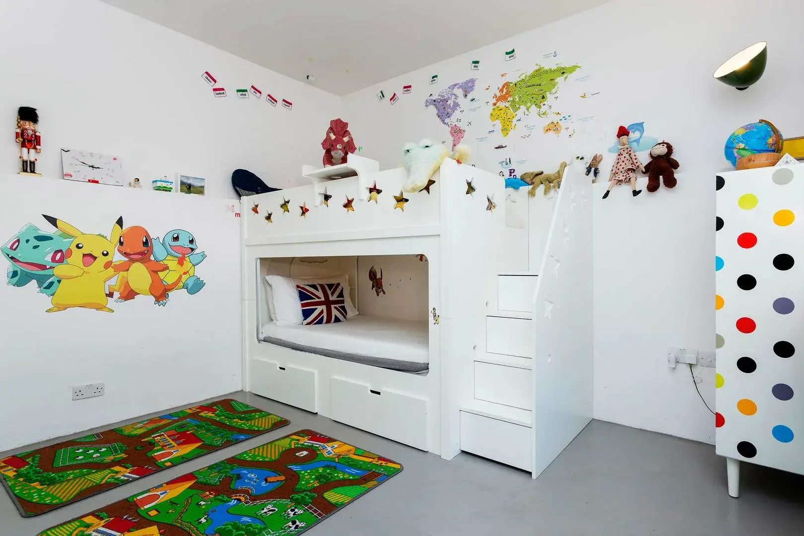 Cobbold Mews, holiday home in London