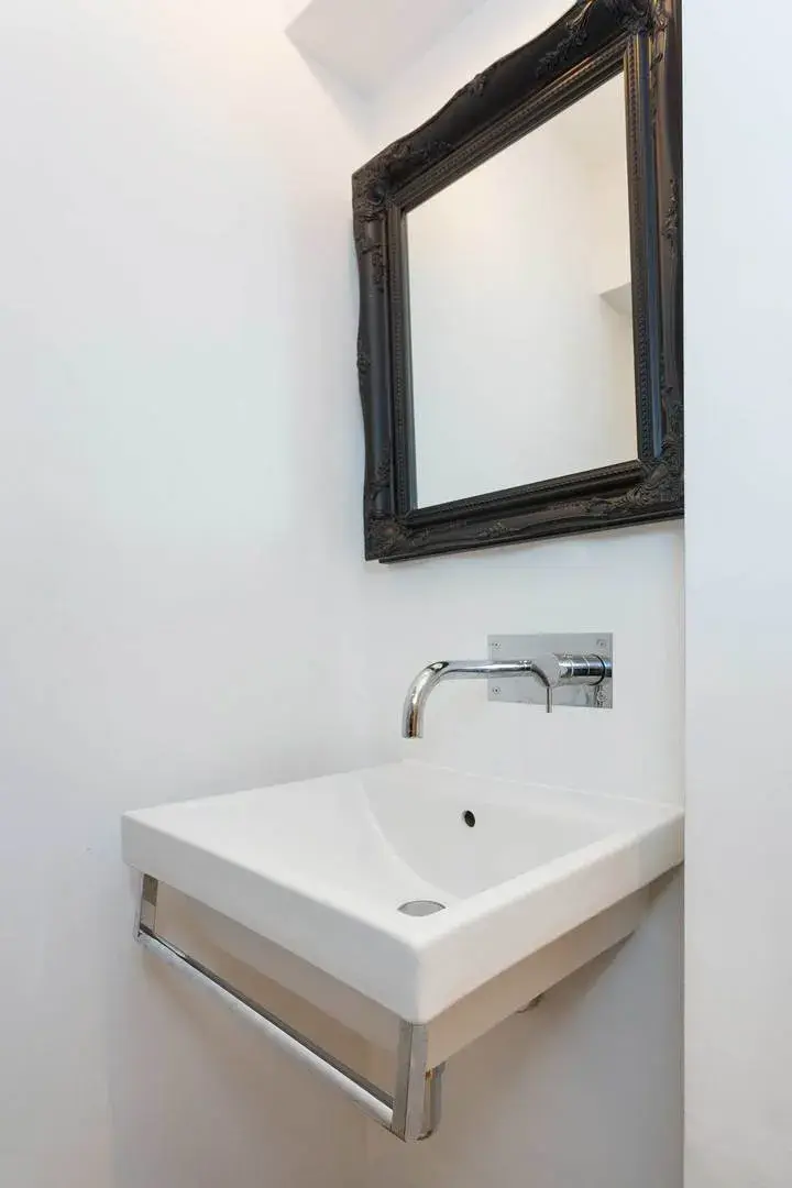 Cobbold Mews, holiday home in London