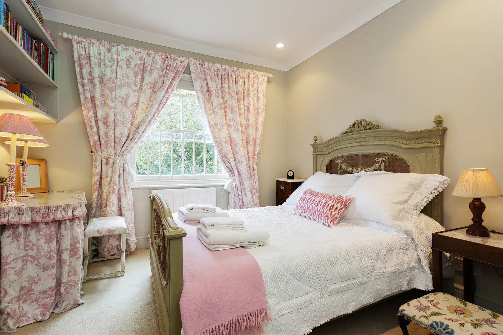 Haarlem Road, holiday home in Hammersmith, London