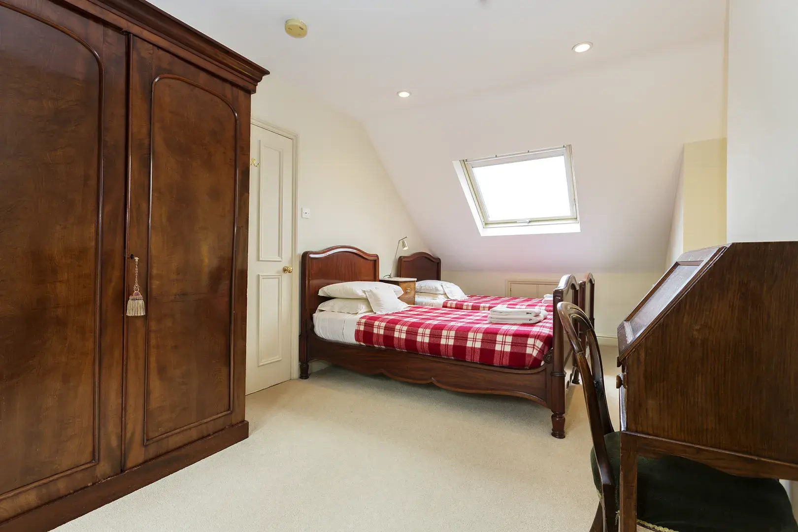 Haarlem Road, holiday home in Hammersmith, London