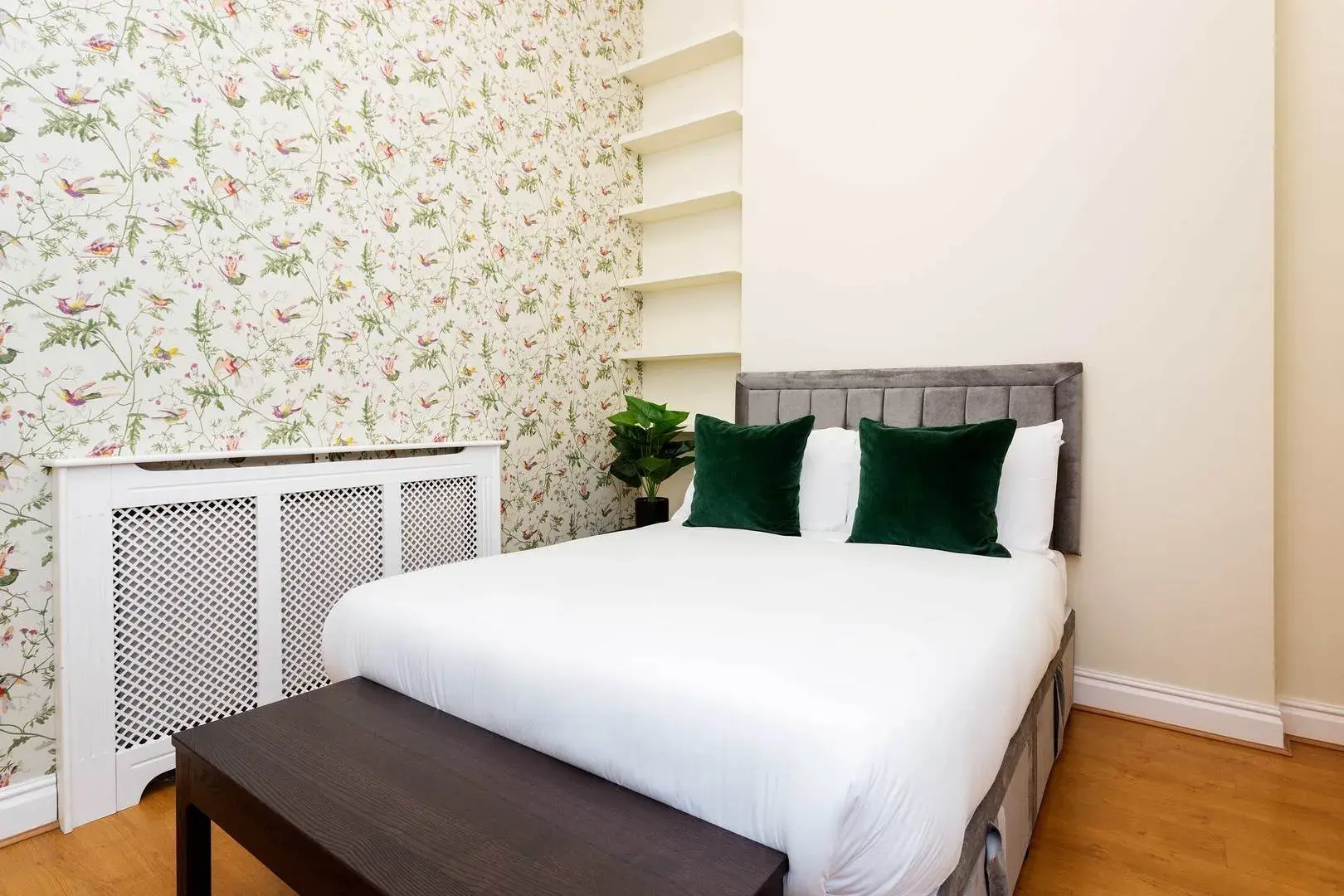 Hogarth Road, holiday home in Earls Court, London