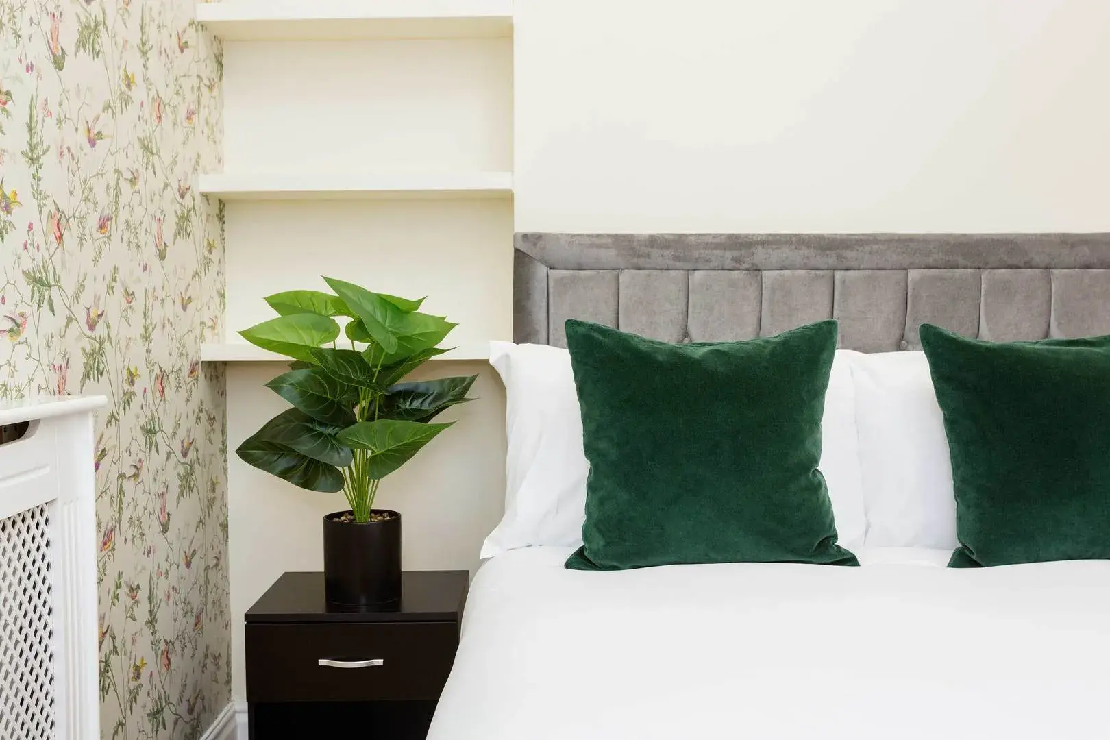 Hogarth Road, holiday home in Earls Court, London