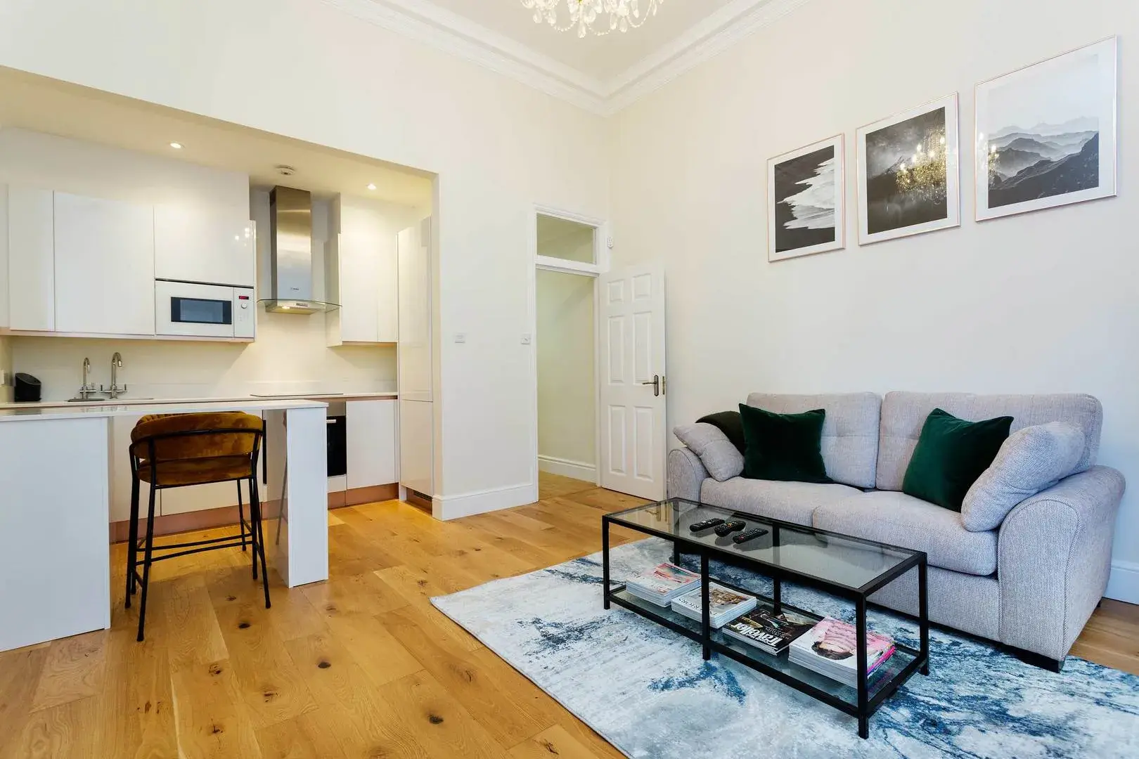 Hogarth Road, holiday home in Earls Court, London