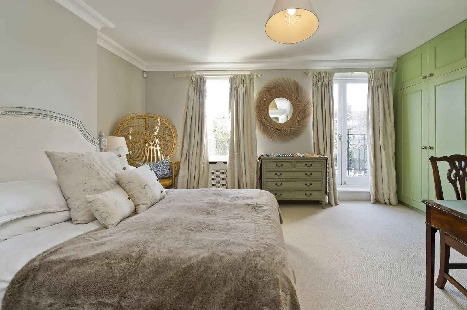 Sugden Road, holiday home in Battersea, London