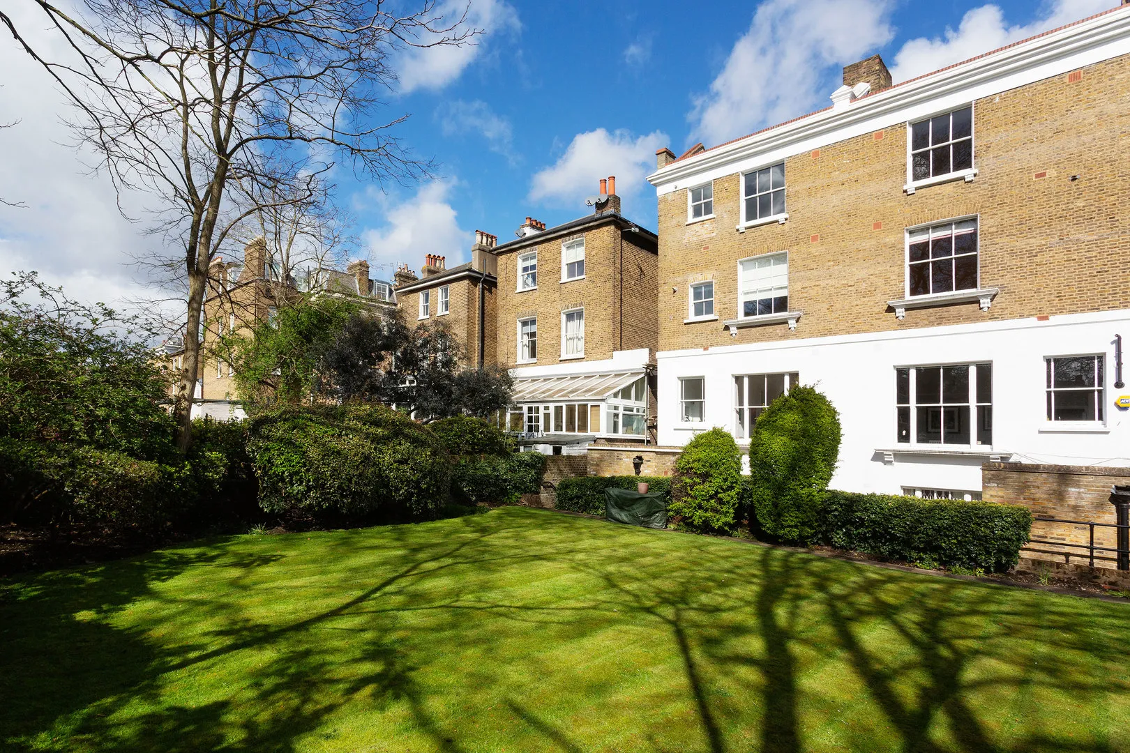 Elsynge Road, holiday home in Clapham, London