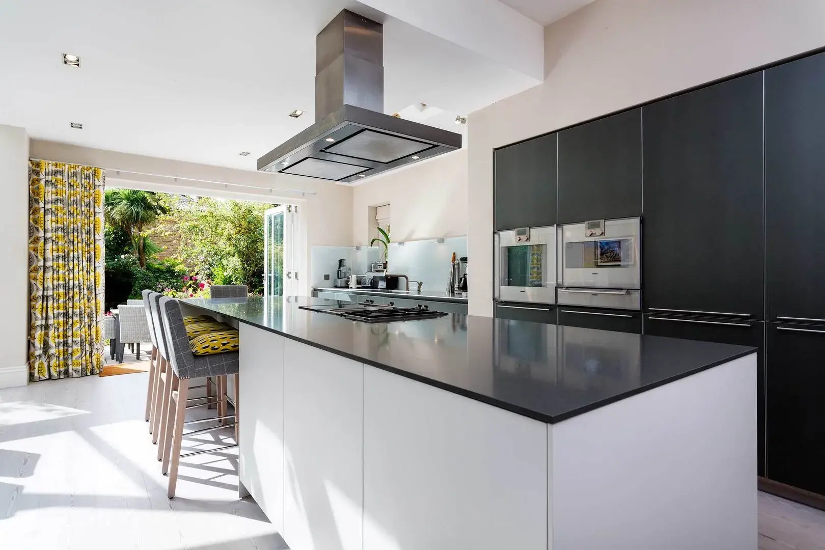 Webster Gardens, holiday home in London