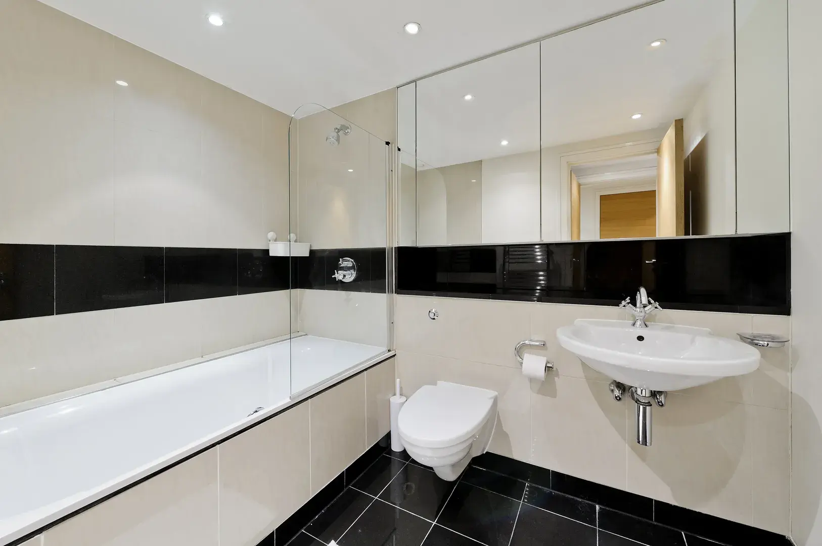 Chelsea Bridge Wharf II, holiday home in Chelsea, London