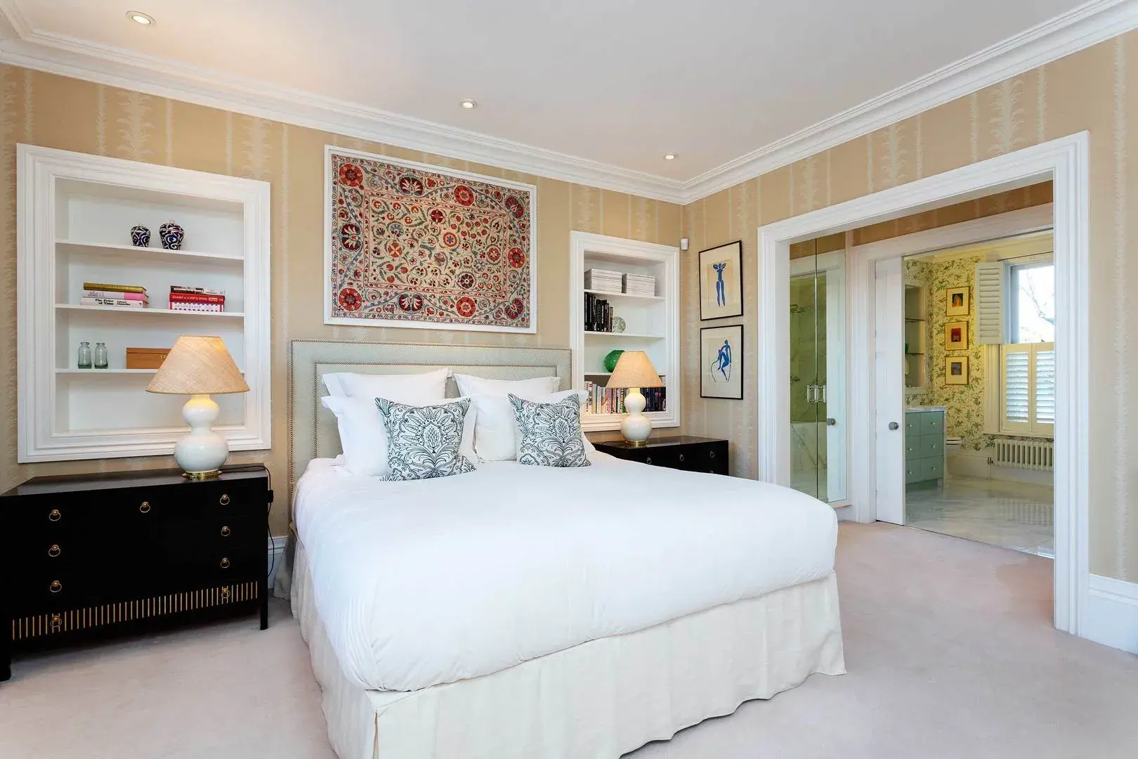 Goldsmith Avenue, holiday home in London