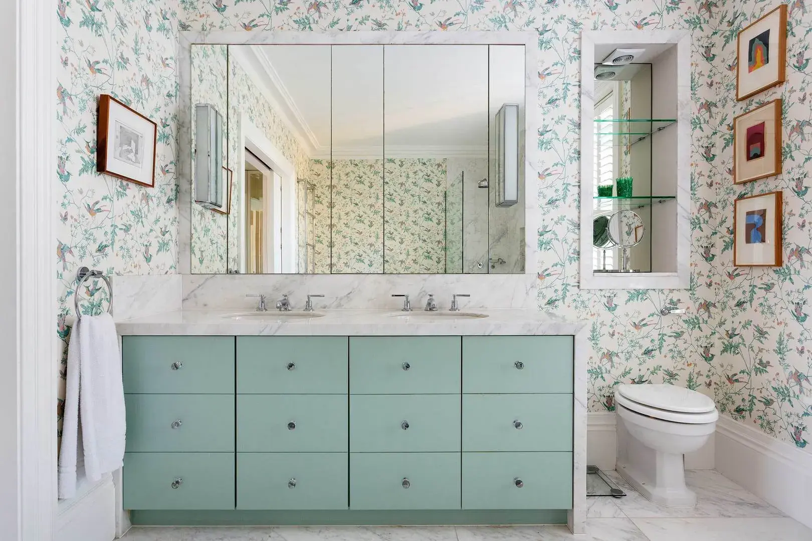 Goldsmith Avenue, holiday home in London