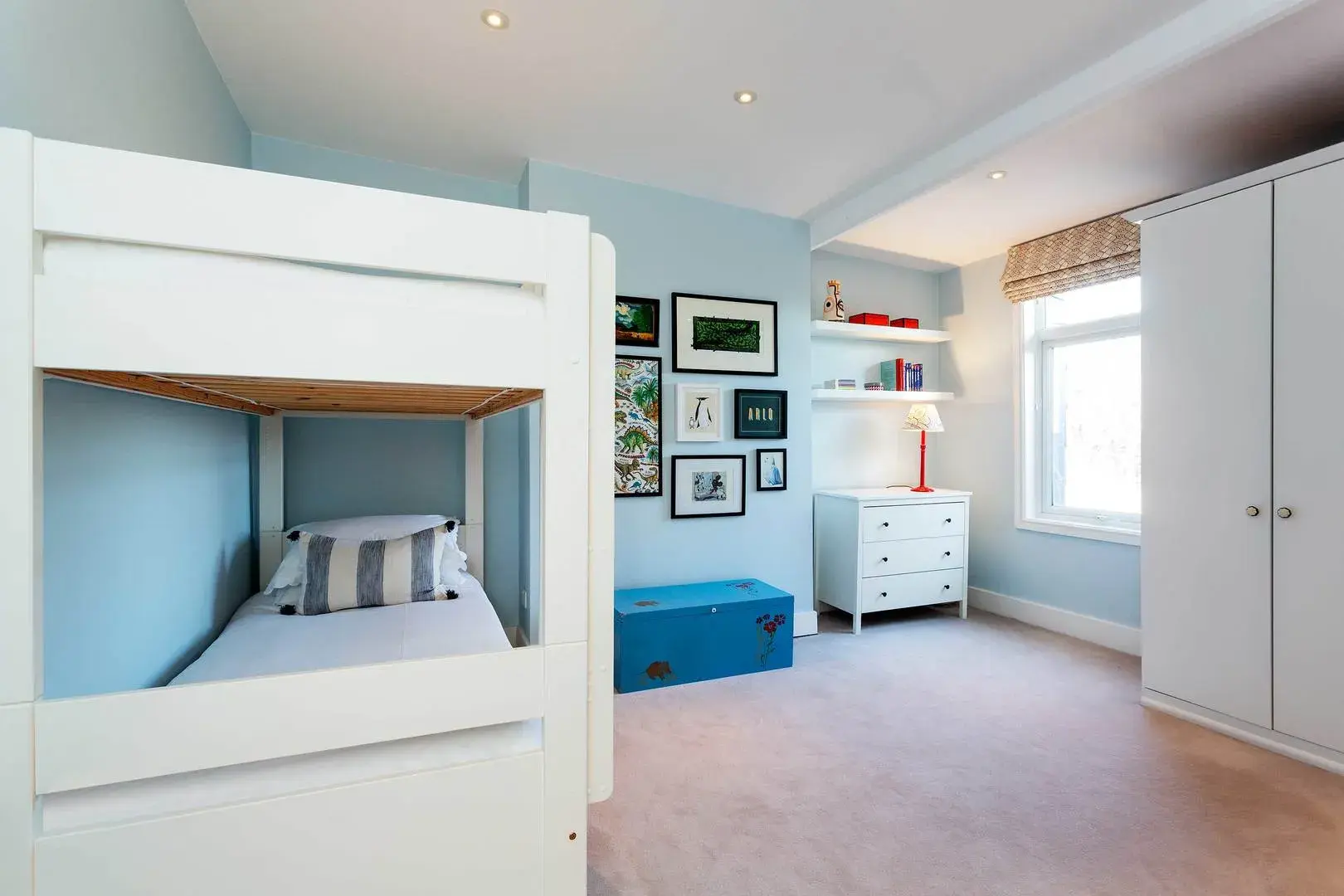 Goldsmith Avenue, holiday home in London