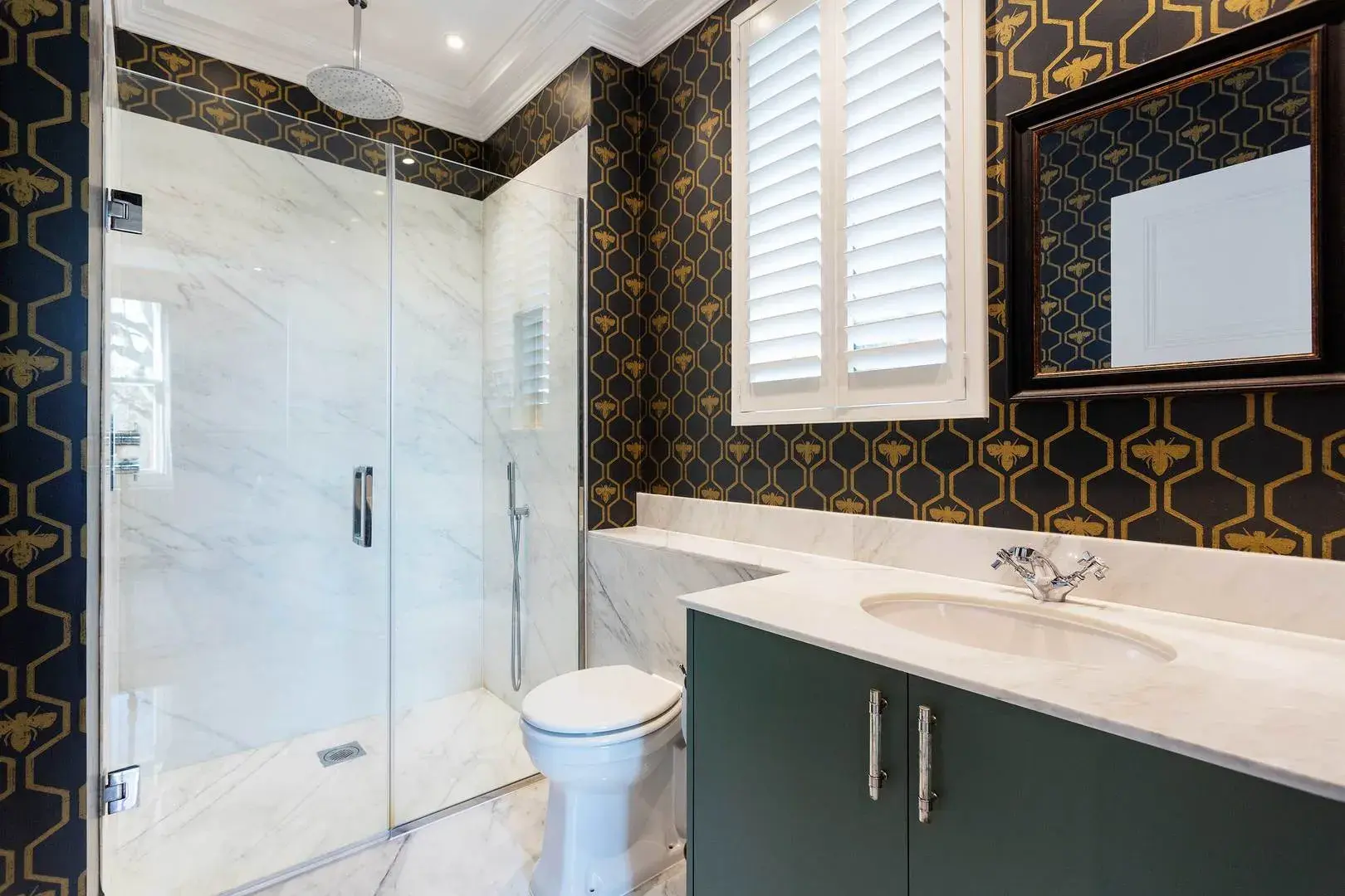 Goldsmith Avenue, holiday home in London