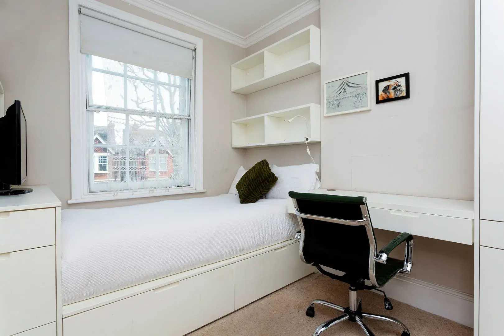 Mortlake Road, holiday home in Kew, London