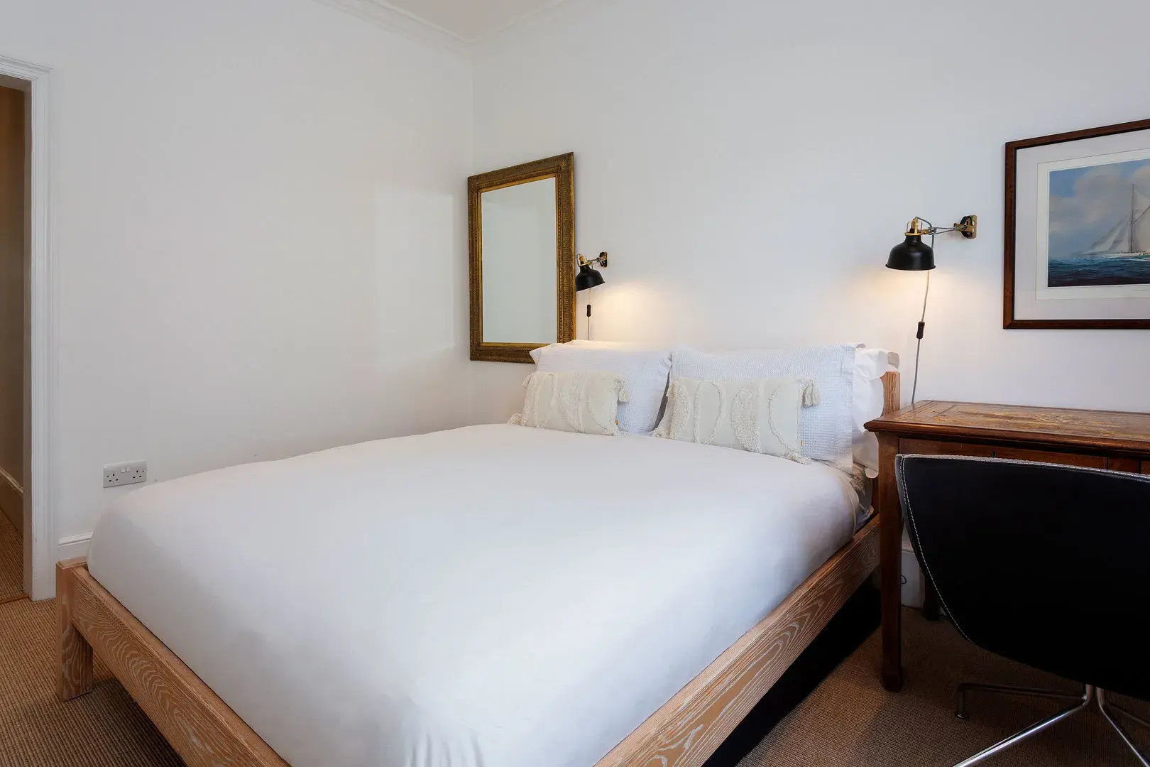 Mortlake Road, holiday home in Kew, London