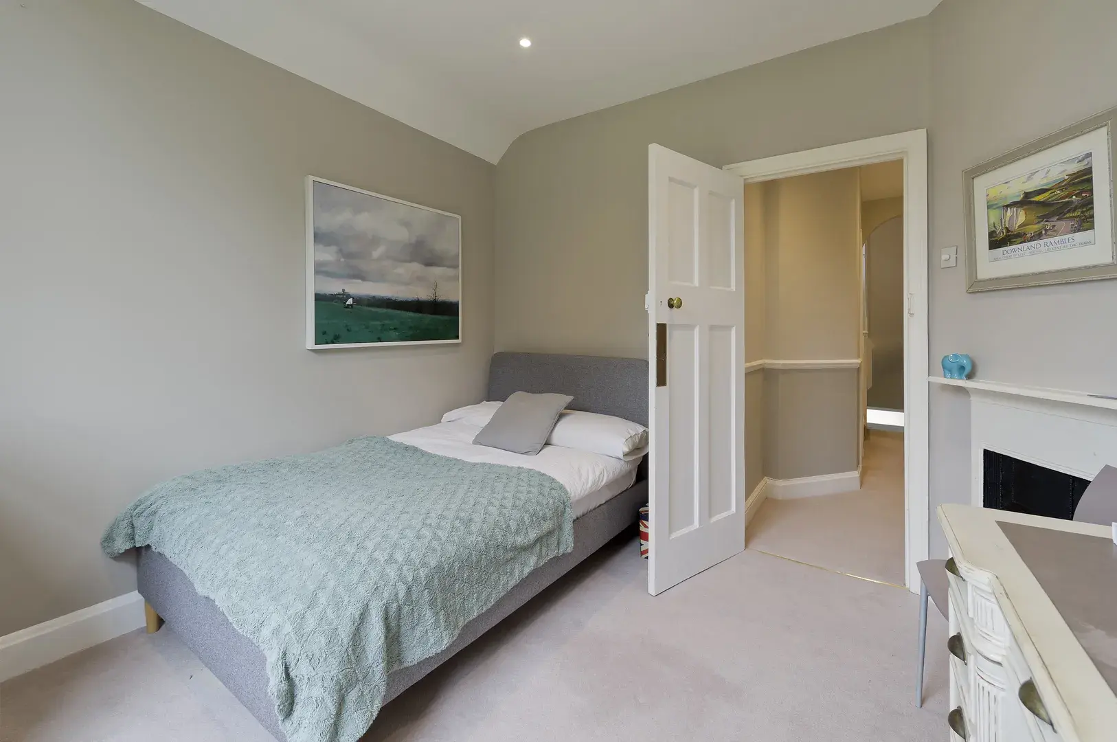 Frewin Road, holiday home in Wandsworth, London