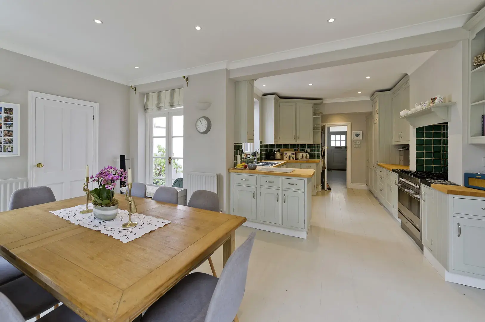 Frewin Road, holiday home in Wandsworth, London