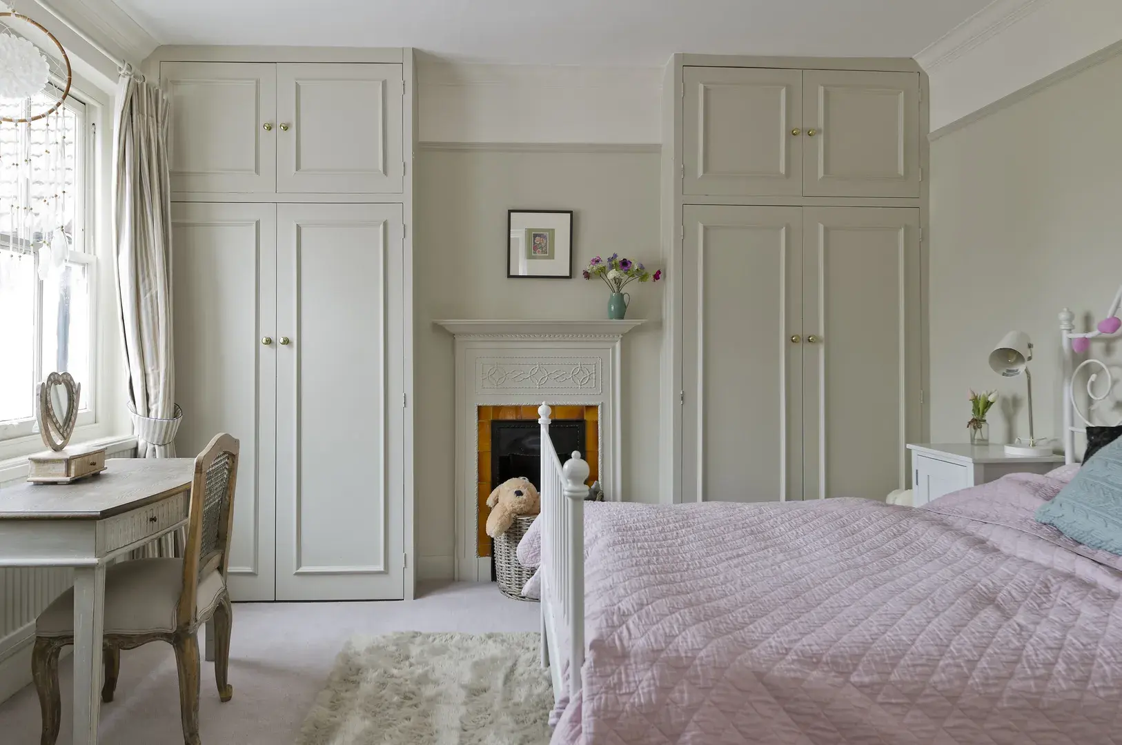 Frewin Road, holiday home in Wandsworth, London