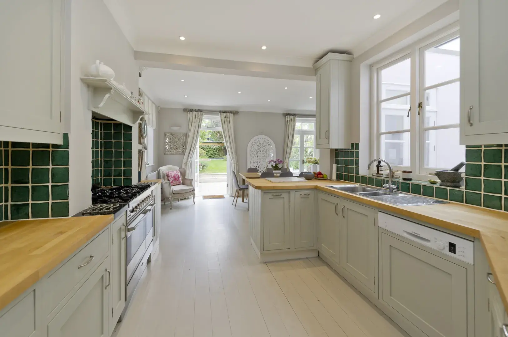 Frewin Road, holiday home in Wandsworth, London