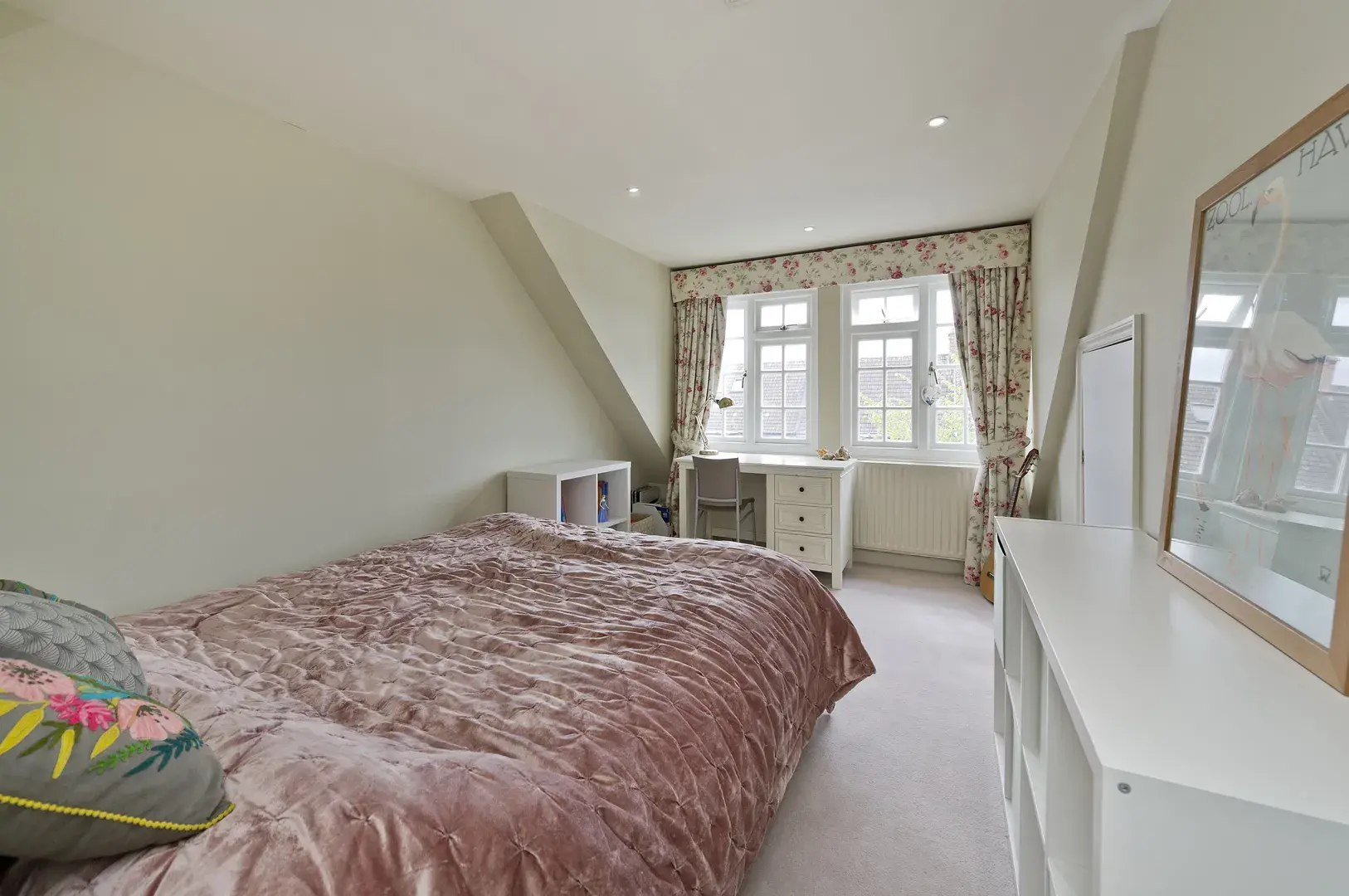 Frewin Road, holiday home in Wandsworth, London