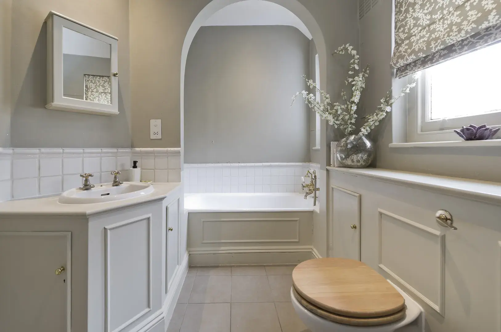 Frewin Road, holiday home in Wandsworth, London