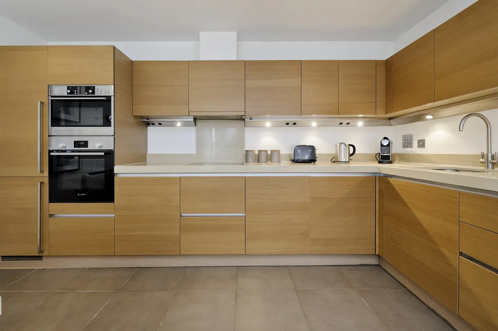 Wendle Square, holiday home in Battersea, London