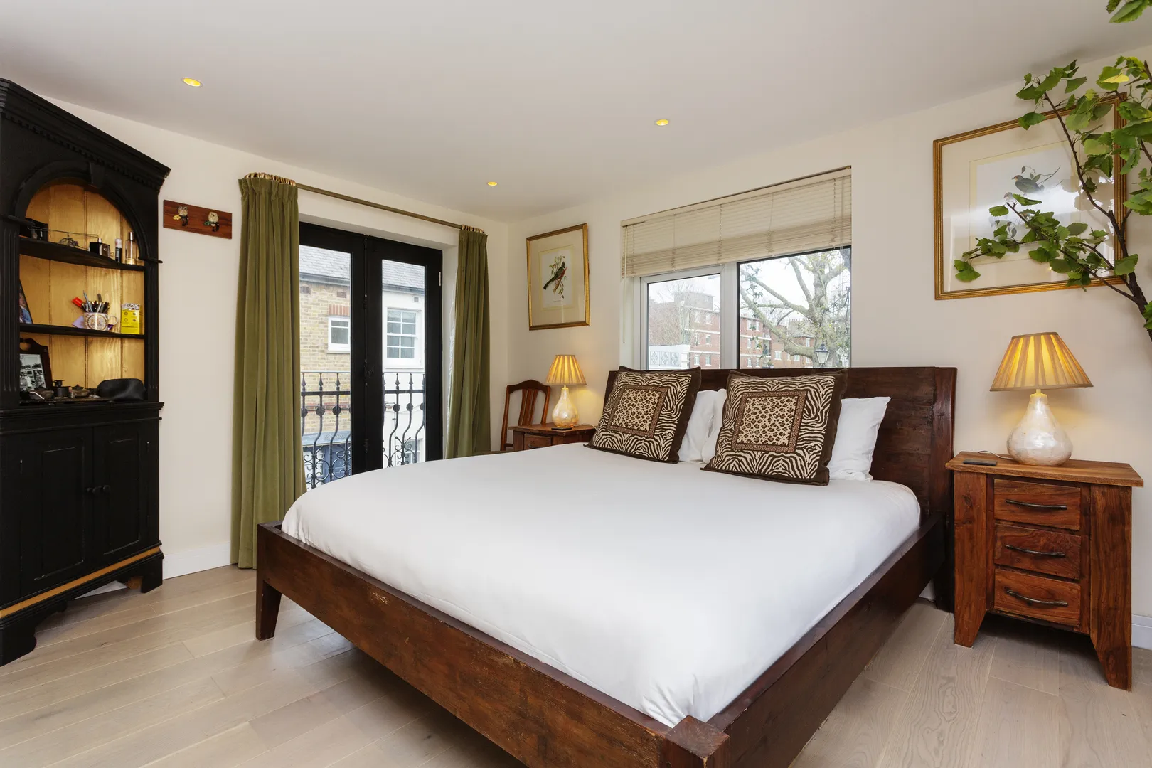 Russell Gardens Mews, holiday home in Kensington, London