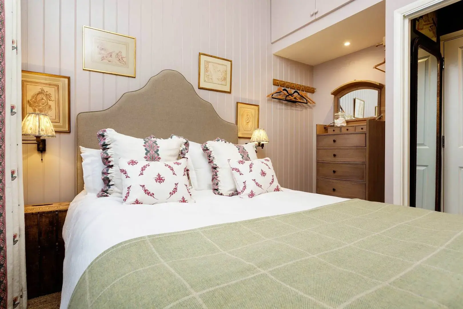 Sinclair Gardens II, holiday home in London