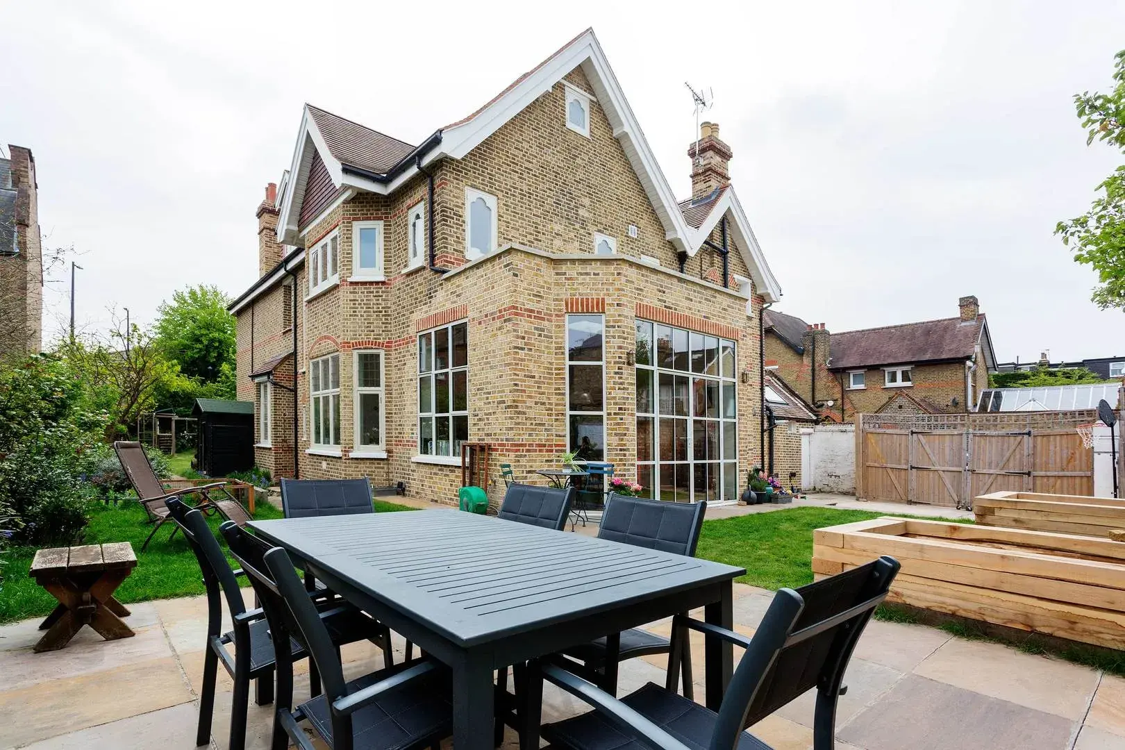 Upper Richmond Road West, holiday home in London