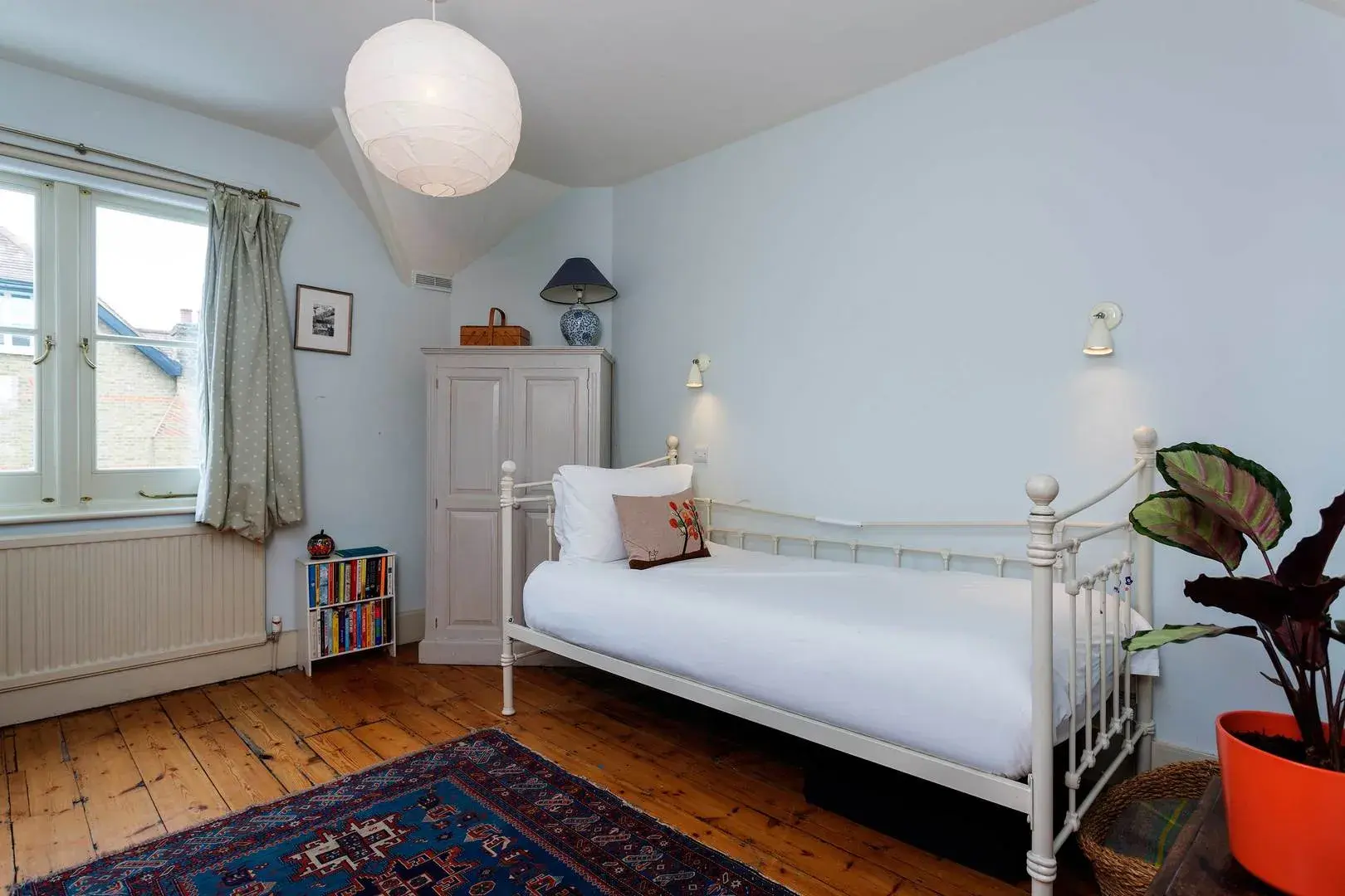 Upper Richmond Road West, holiday home in London