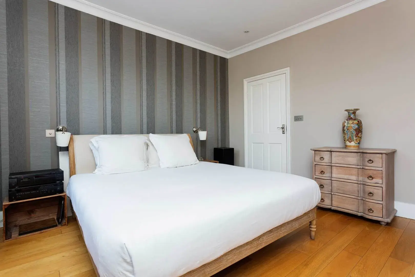 Saltram Crescent, holiday home in London