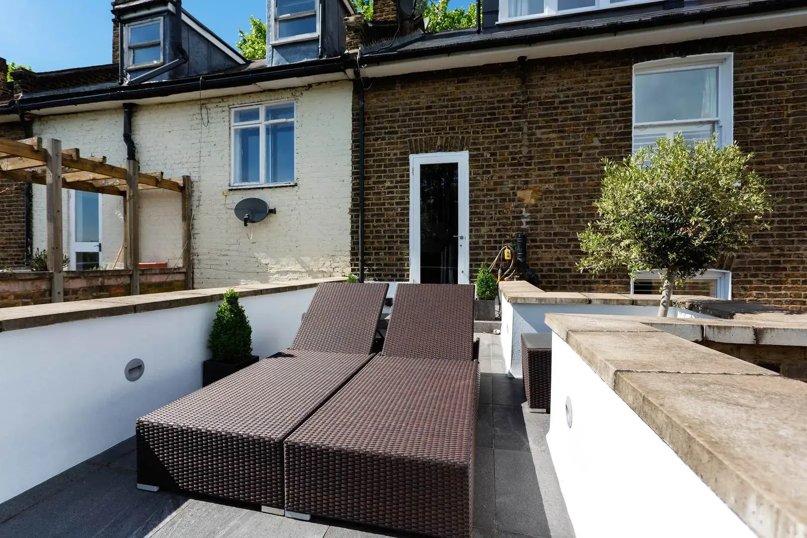 Larkhall Rise, holiday home in Clapham, London