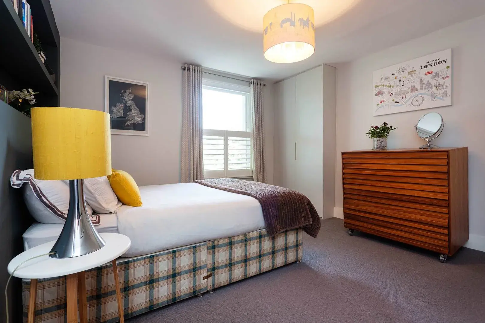 Larkhall Rise, holiday home in Clapham, London