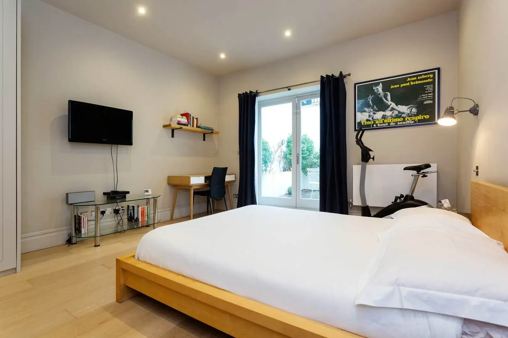 Brondesury Road, holiday home in London